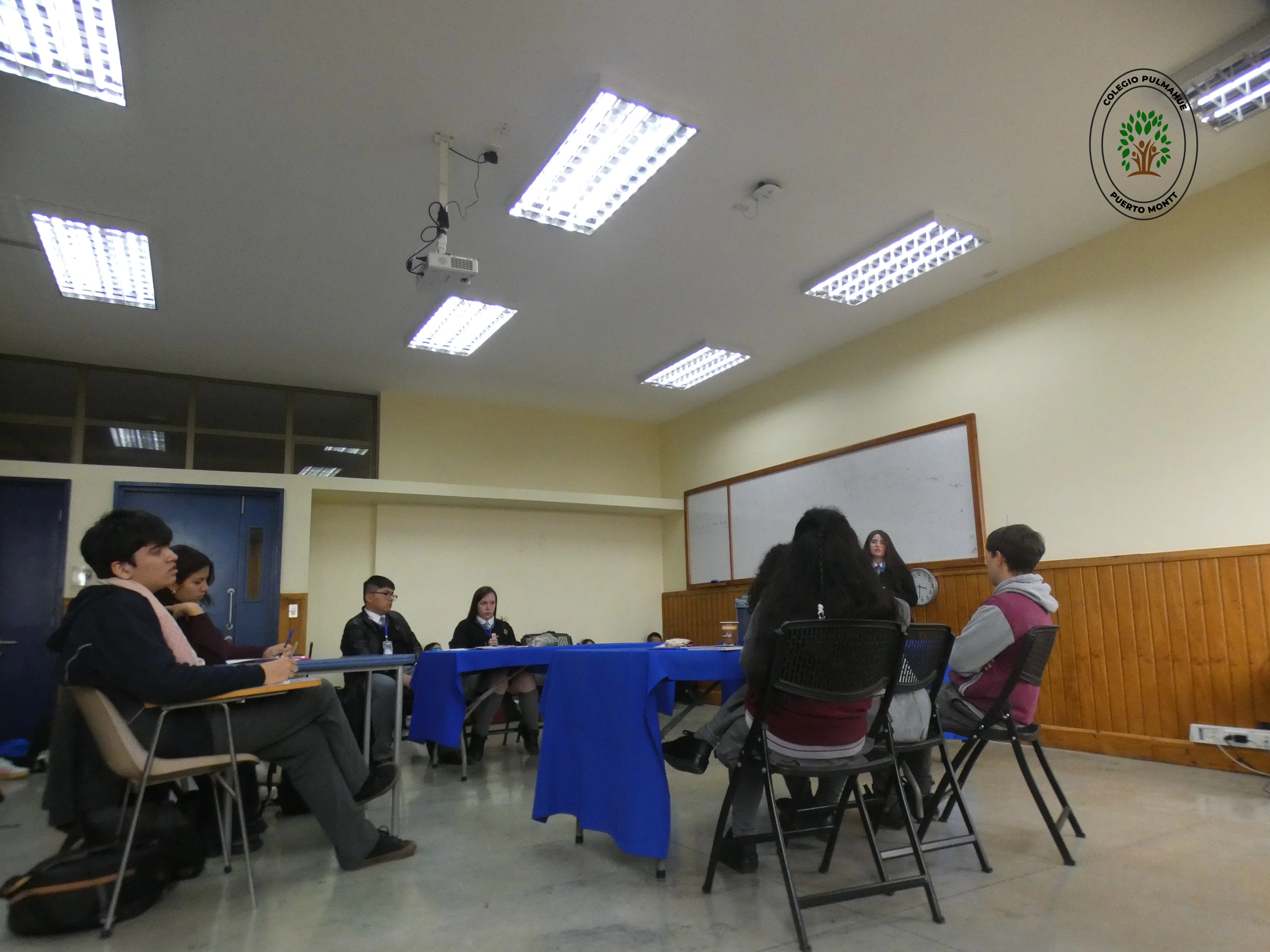 Imagen de la noticia: Destacada participación: Equipo de debate debuta con importantes triunfos en torneo regional