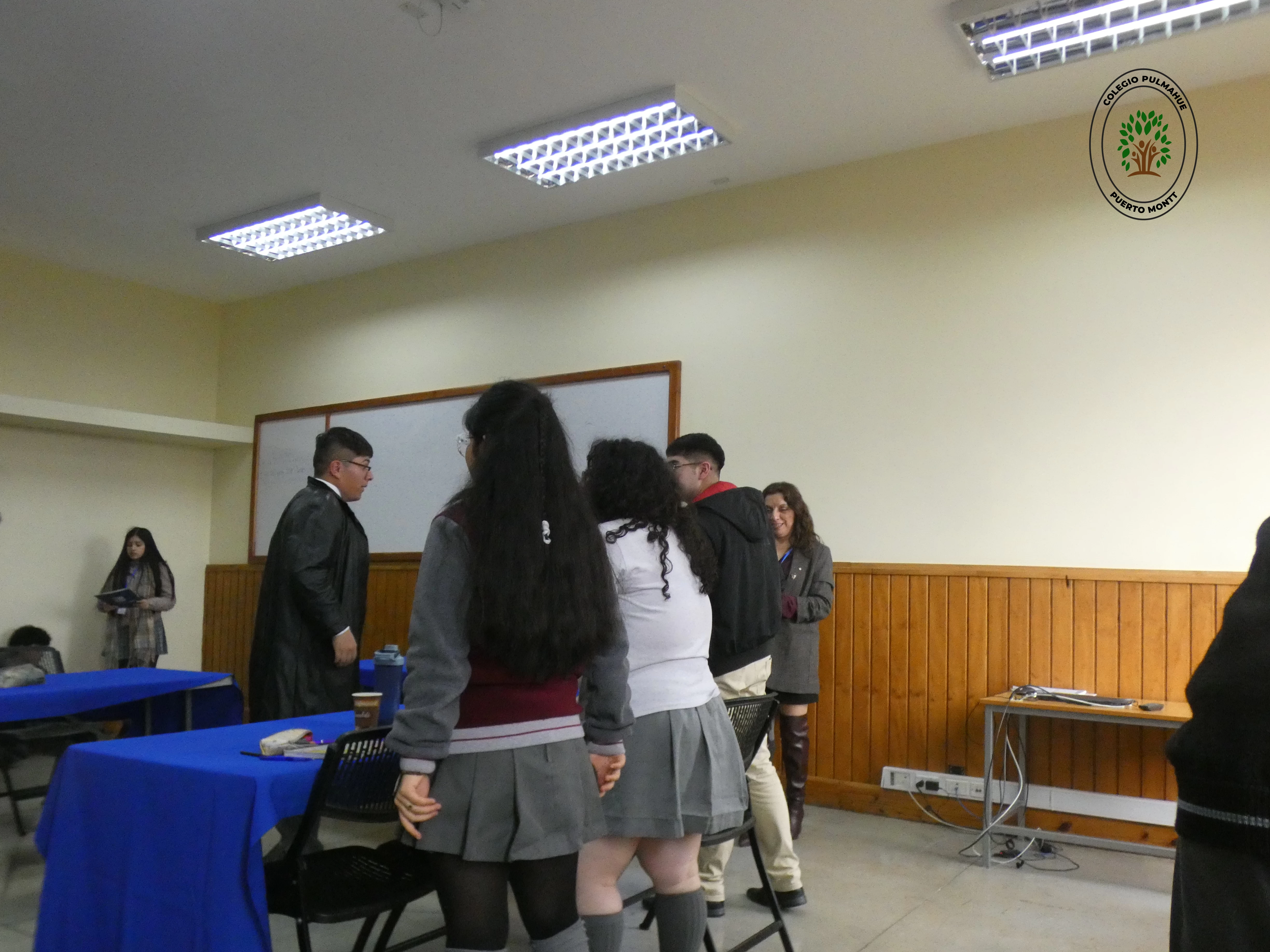 Imagen de la noticia: Destacada participación: Equipo de debate debuta con importantes triunfos en torneo regional