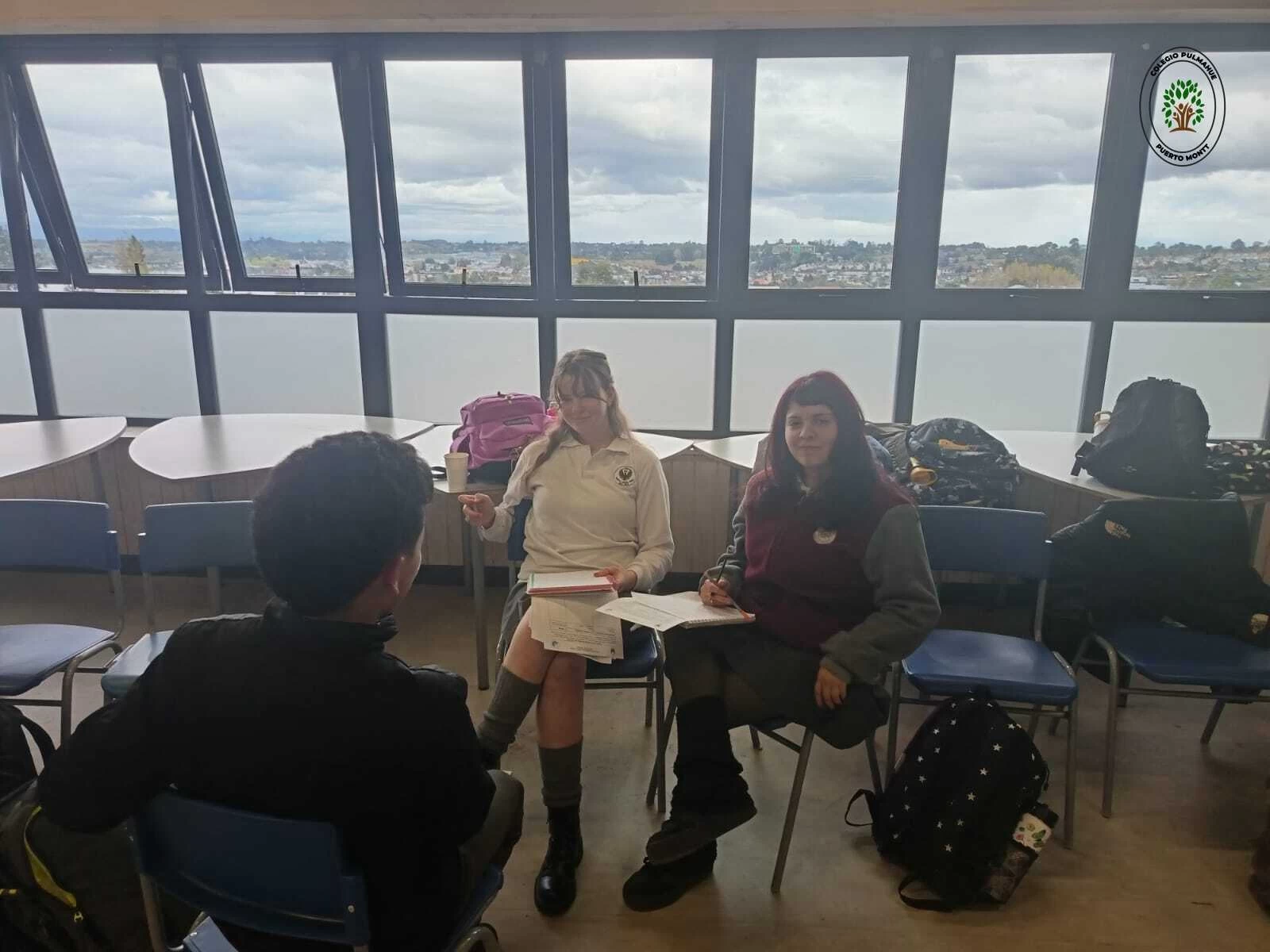 Imagen de la noticia: Equipo de debate participa en enriquecedora jornada formativa en el Colegio Puerto Varas