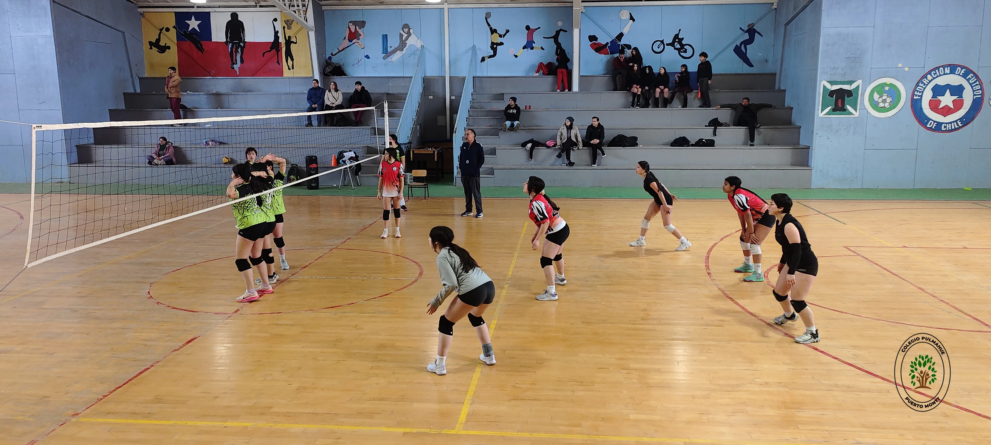 Imagen de la noticia: ¡Gran jornada de voleibol! La selección femenina de enseñanza media enfrentó al Colegio Chileno Americano
