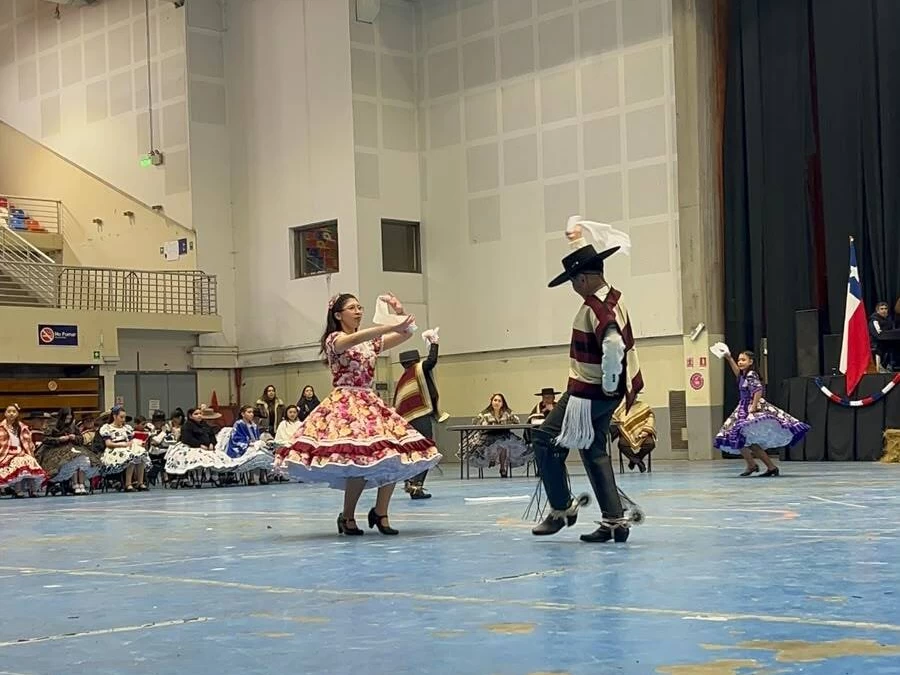 Nuestros estudiantes nos representaron en el Encuentro Comunal de Cueca Escolar 2026