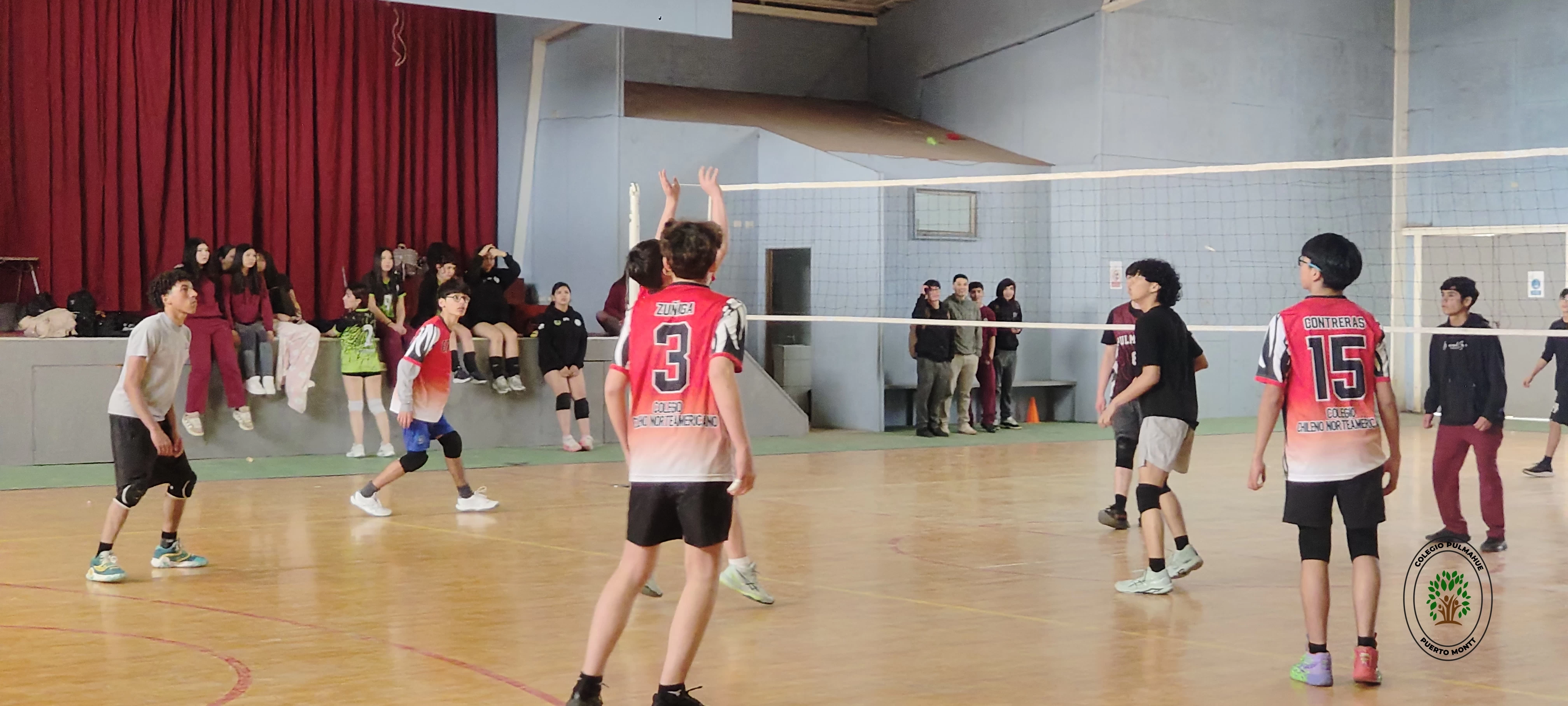 Imagen de la noticia: ¡Poder y destreza en la cancha! La selección masculina de enseñanza media lo dio todo ante el Colegio Chileno Americano