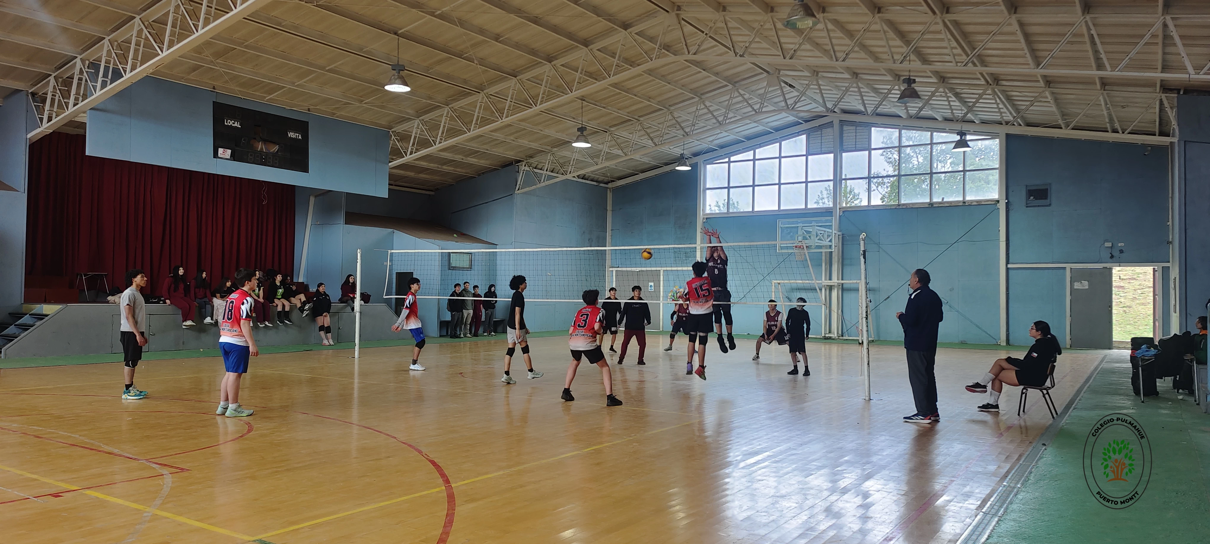 Imagen de la noticia: ¡Poder y destreza en la cancha! La selección masculina de enseñanza media lo dio todo ante el Colegio Chileno Americano