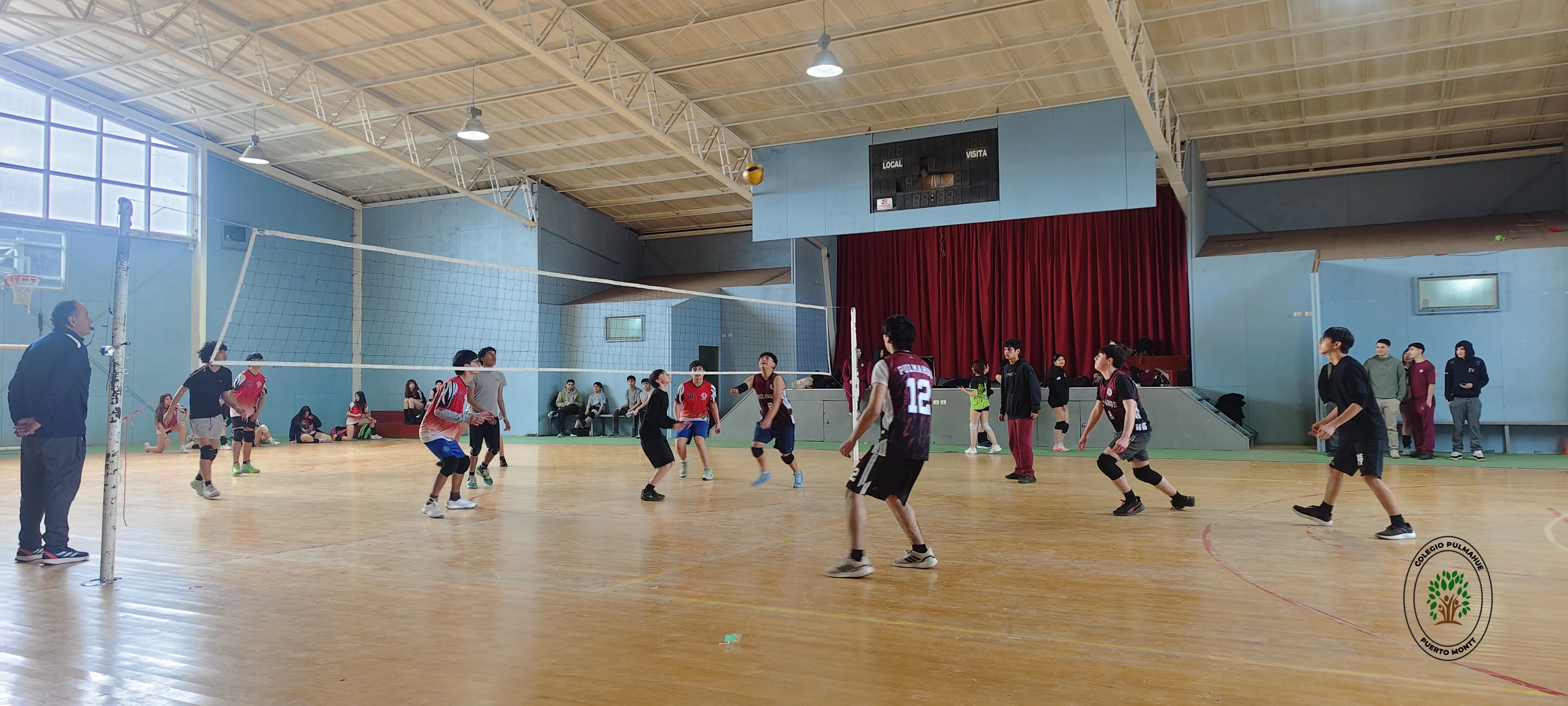 Imagen de la noticia: ¡Poder y destreza en la cancha! La selección masculina de enseñanza media lo dio todo ante el Colegio Chileno Americano