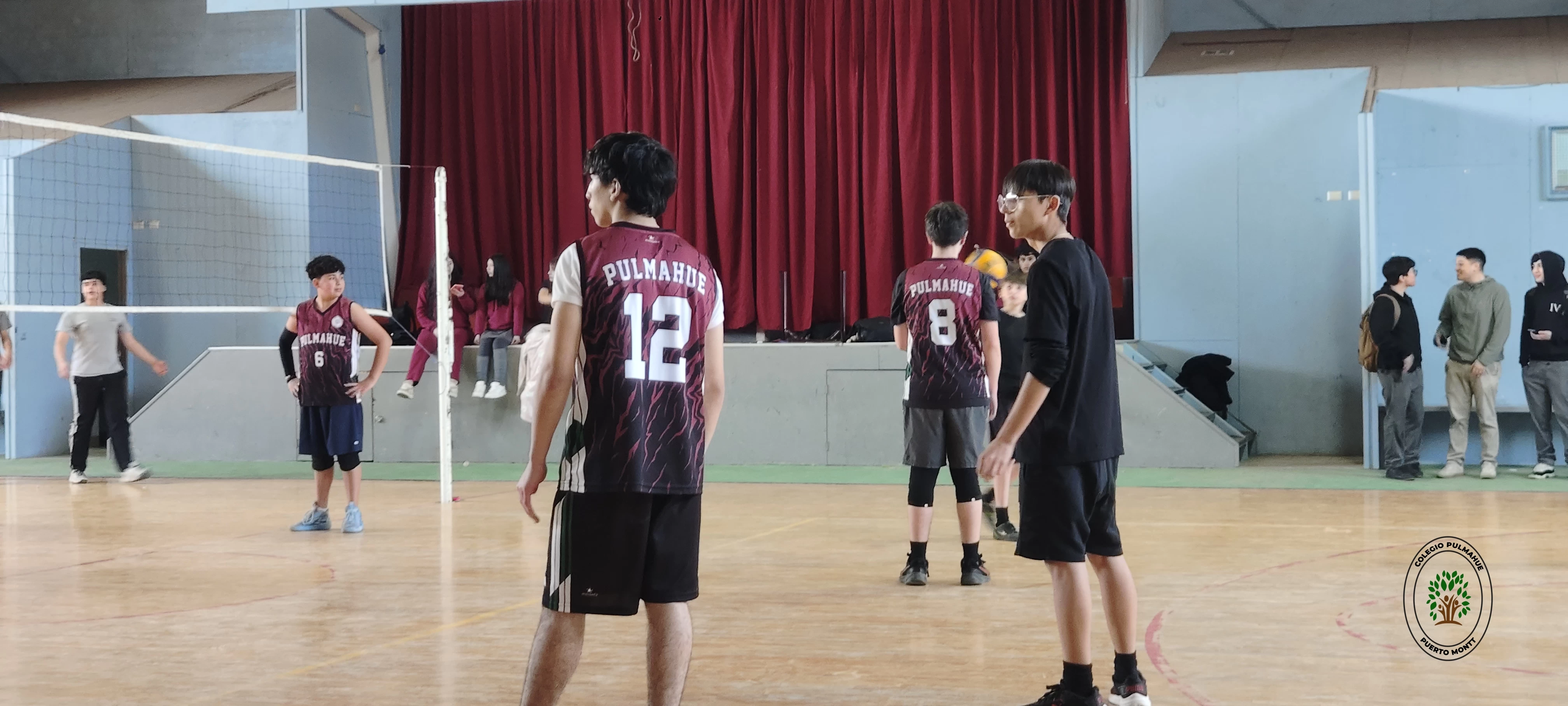 Imagen de la noticia: ¡Poder y destreza en la cancha! La selección masculina de enseñanza media lo dio todo ante el Colegio Chileno Americano