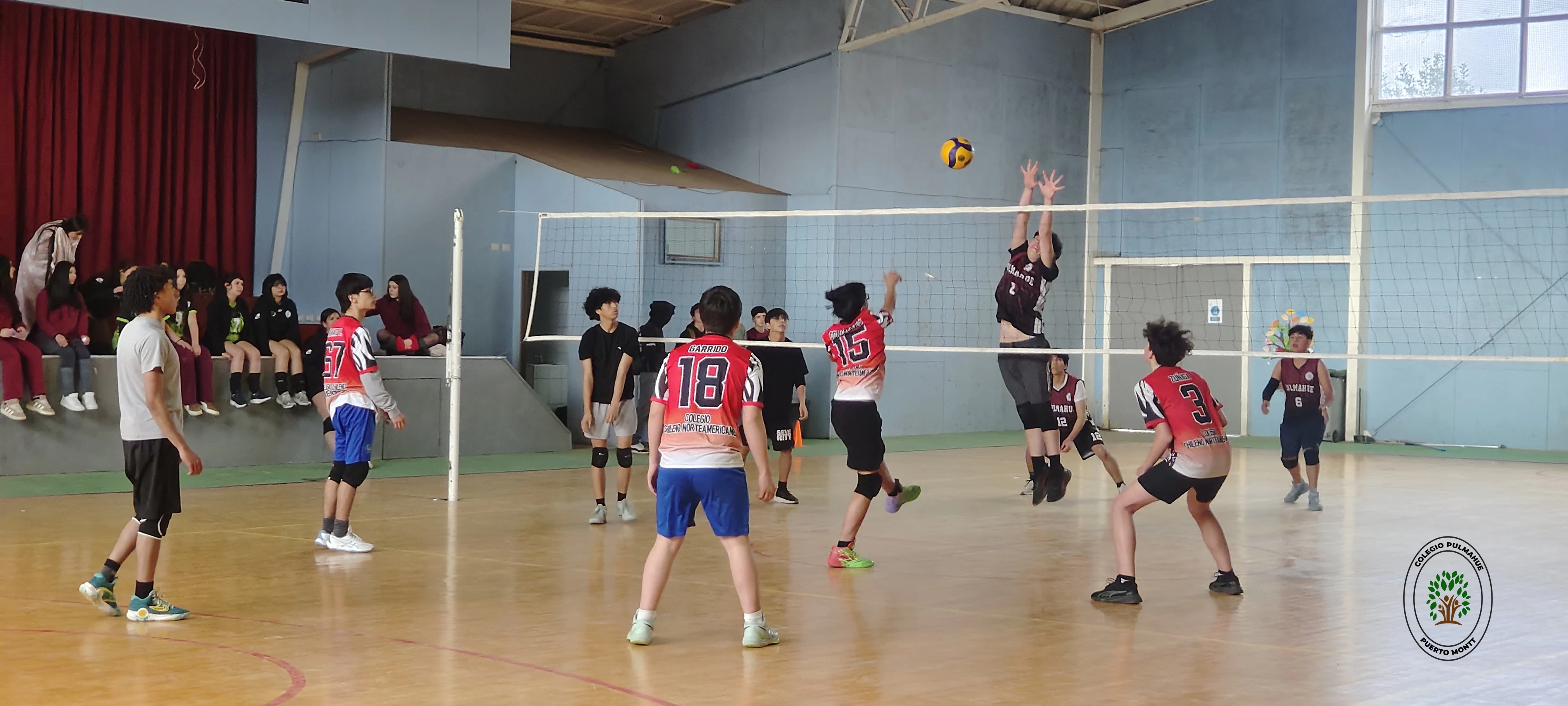 Imagen de la noticia: ¡Poder y destreza en la cancha! La selección masculina de enseñanza media lo dio todo ante el Colegio Chileno Americano